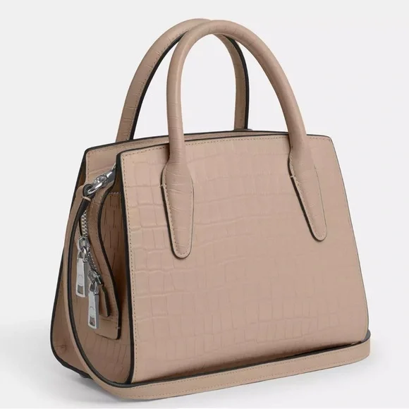 Andrea Carryall Bag
$478 - Picture 3 of 11